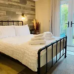 Cosy Hideaway - Parking And Relaxing Patio Area Διαμέρισμα Oxenholme