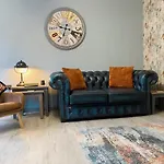 Cosy Hideaway - Parking And Relaxing Patio Area Διαμέρισμα *
