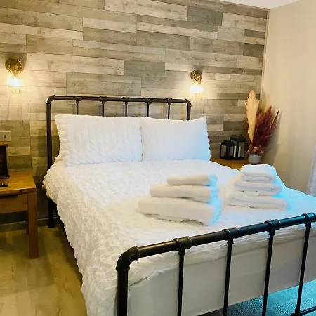 Διαμέρισμα Cosy Hideaway - Parking And Relaxing Patio Area