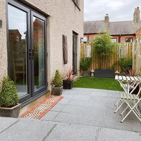 Cosy Hideaway - Parking And Relaxing Patio Area Apartment Oxenholme